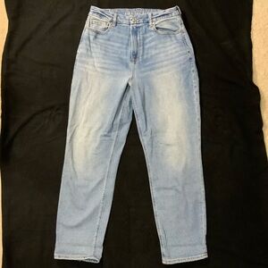 AE Blue Stretch Curvy Mom Jean (8 Reg)